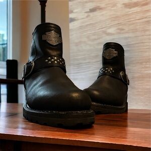 Women’s Harley Davidson ankle boots. Size 6.
